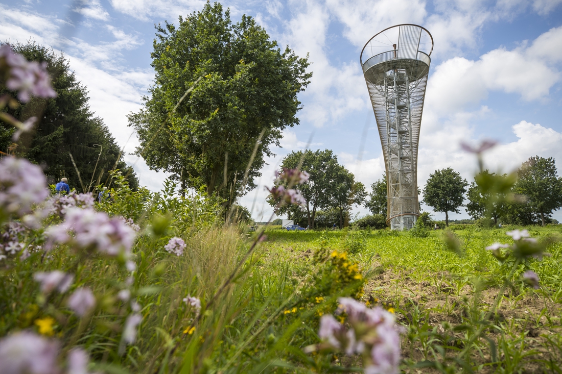 Failliete uitkijktoren Wellerlooi verkocht