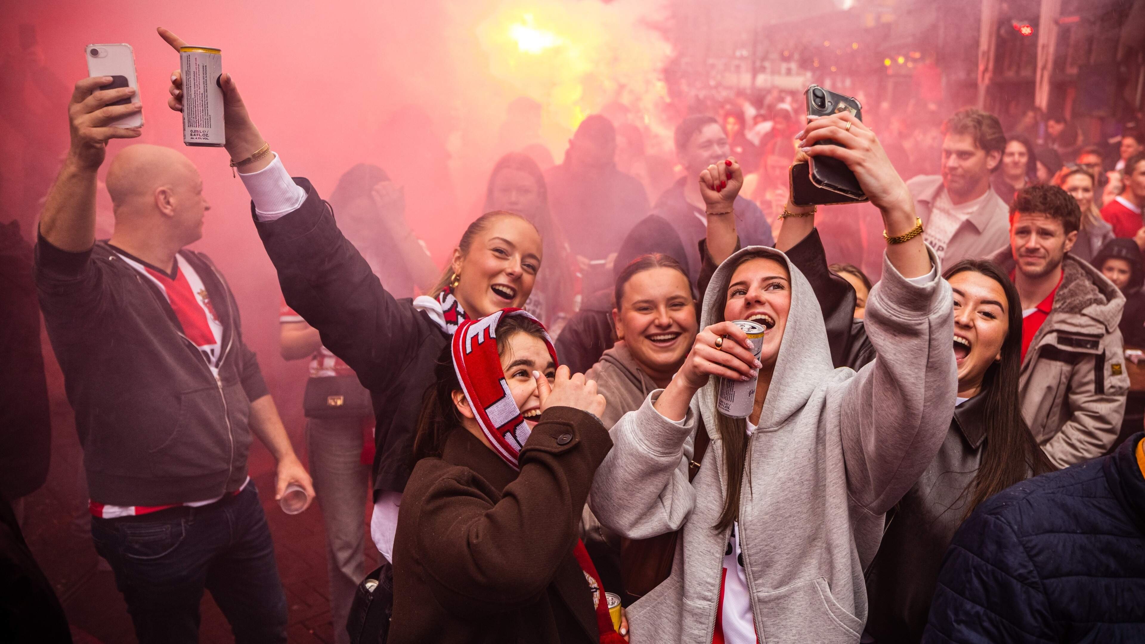 PSV zeker van 27e landstitel na gelijkspel Feyenoord bij Volendam