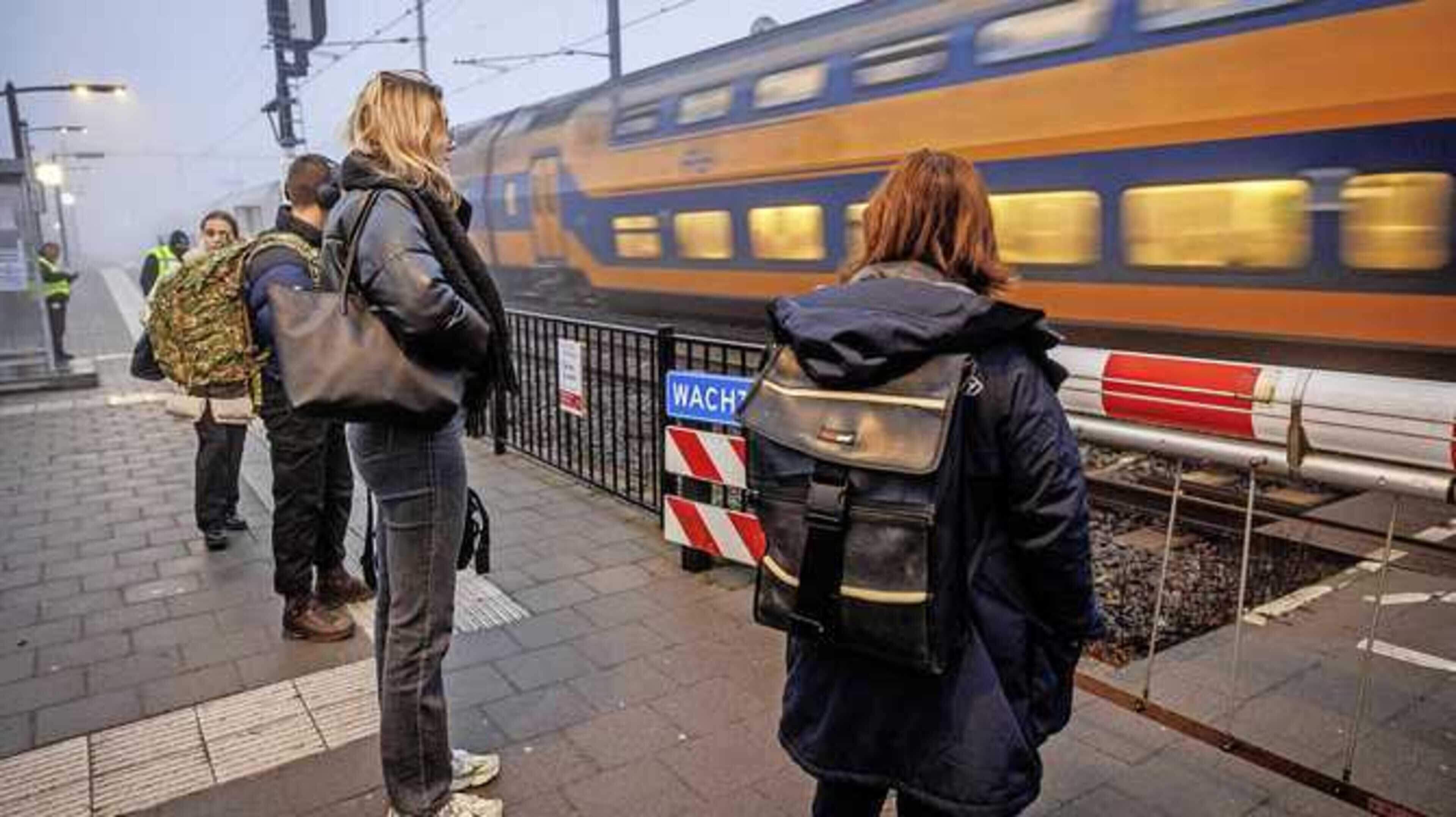 Veel commotie in Maarheeze nu NS dreigt voorbij te rijden: ‘Asielzoekers zullen per fiets naar stati
