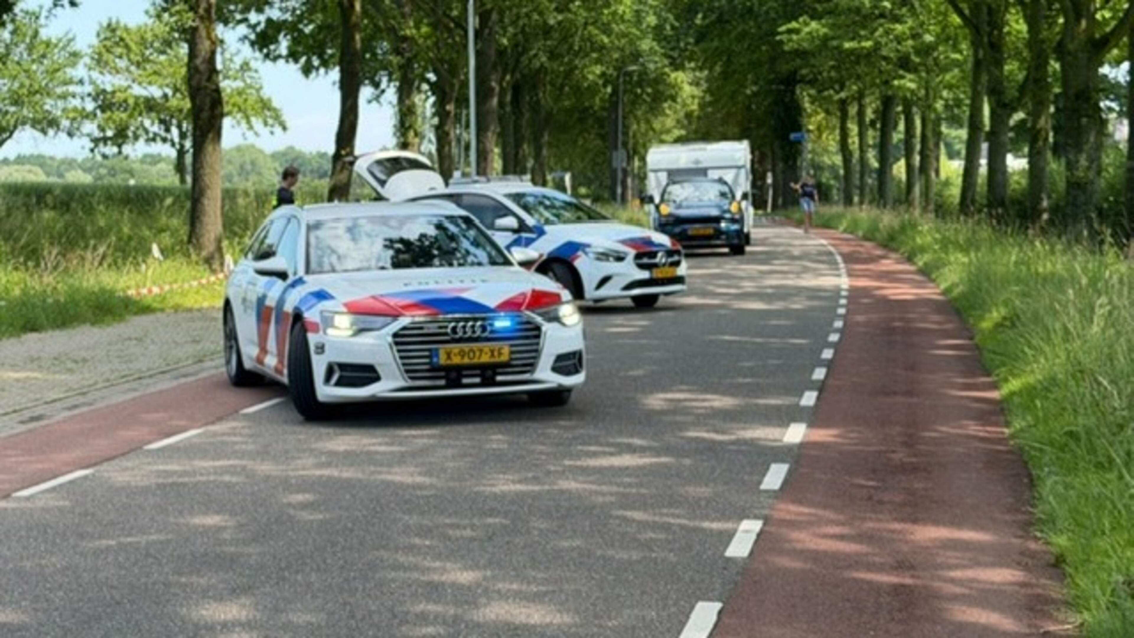 Fietser en auto botsen in Klimmen