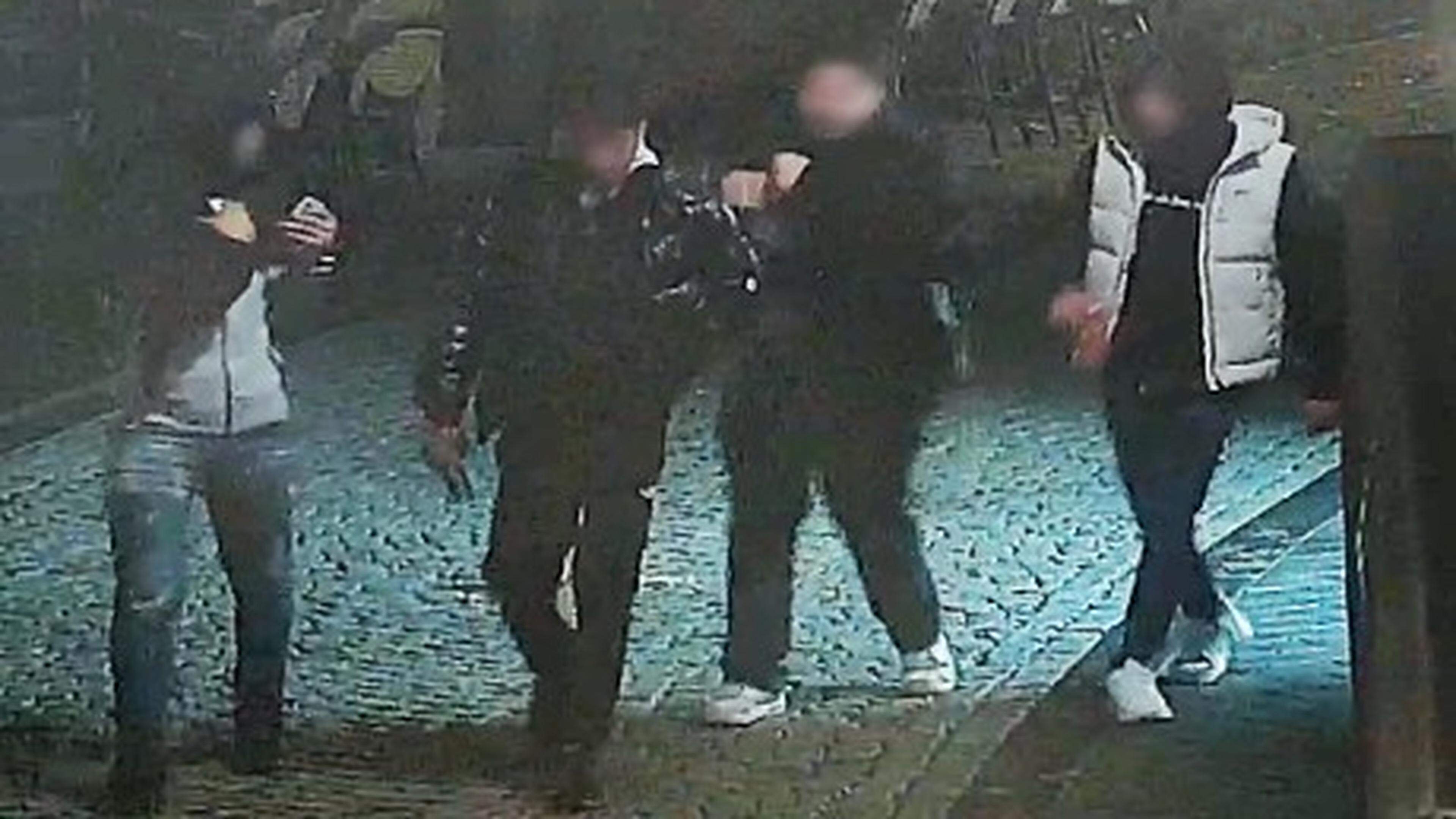 Jonge vrouw na avond stappen in Maastricht verkracht: politie geeft beelden vrij van verdachten