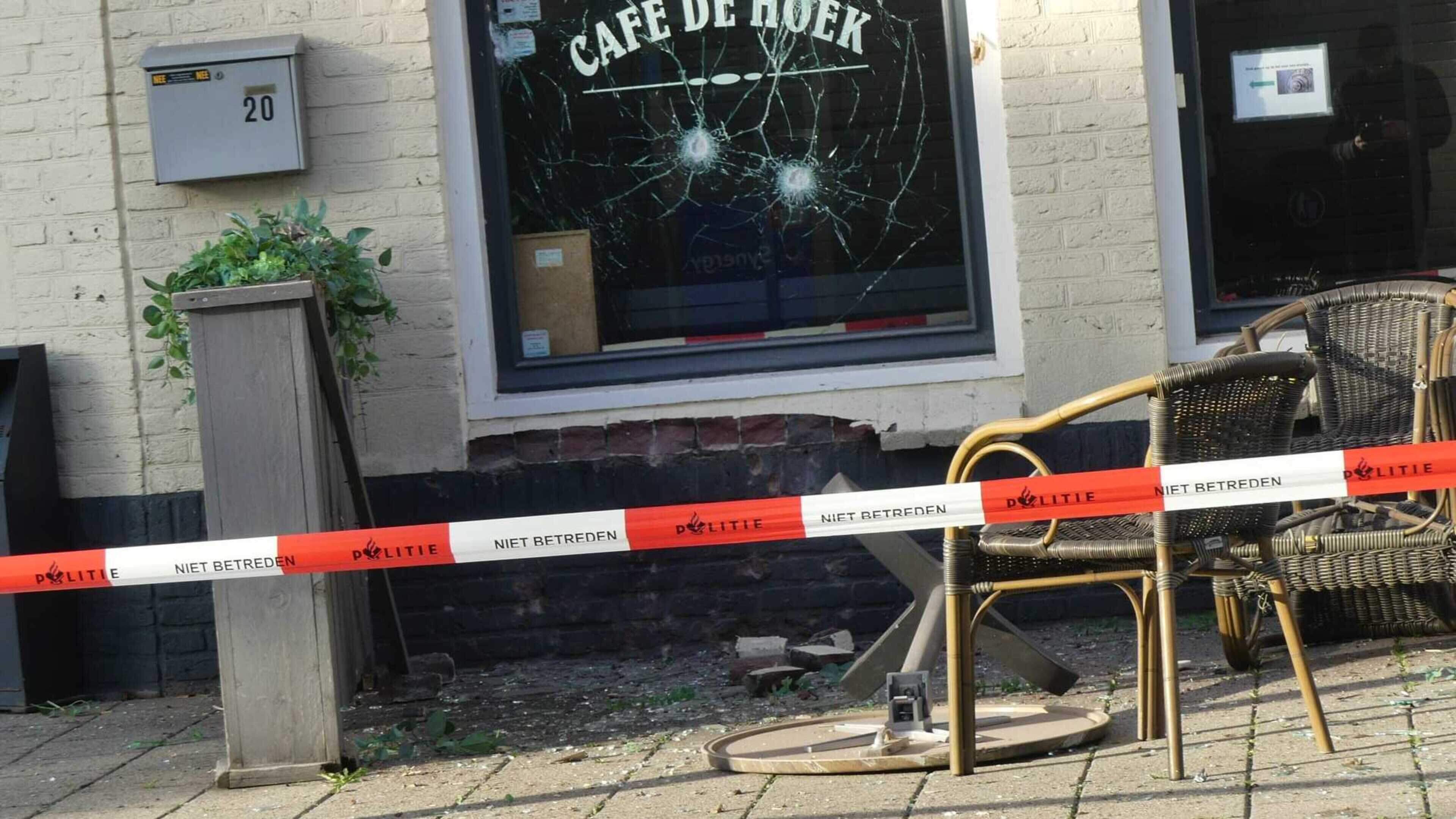 Flinke schade door nachtelijke explosie bij café Blerick: politie doet onderzoek