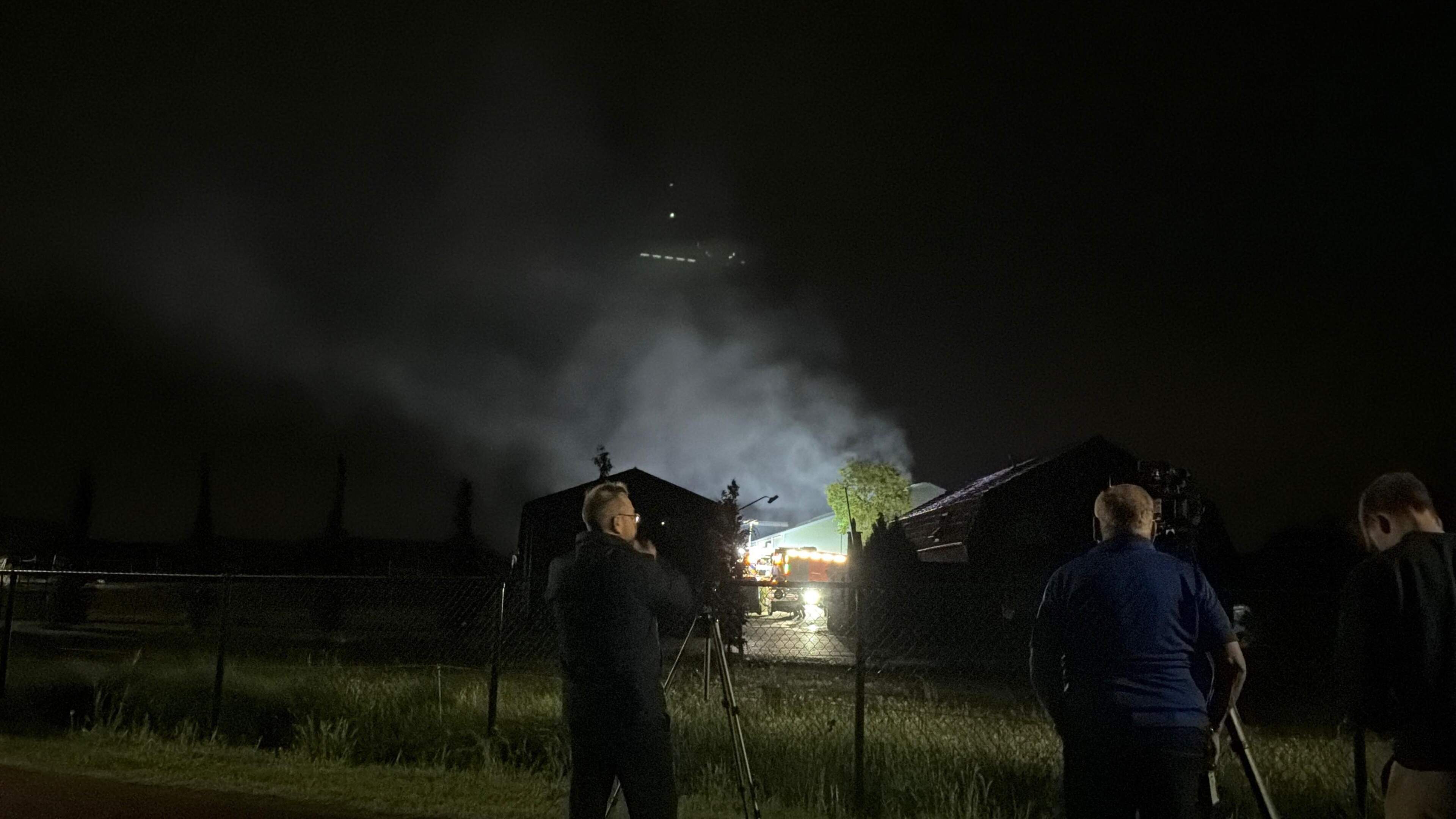 Veel rook bij brand in schuur Sint Joost