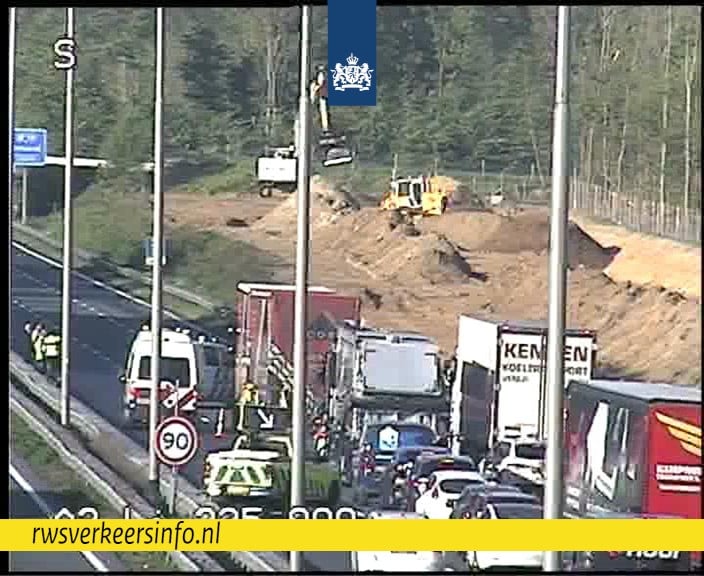 A2 bij Urmond weer vrij na ongeval: file neemt af