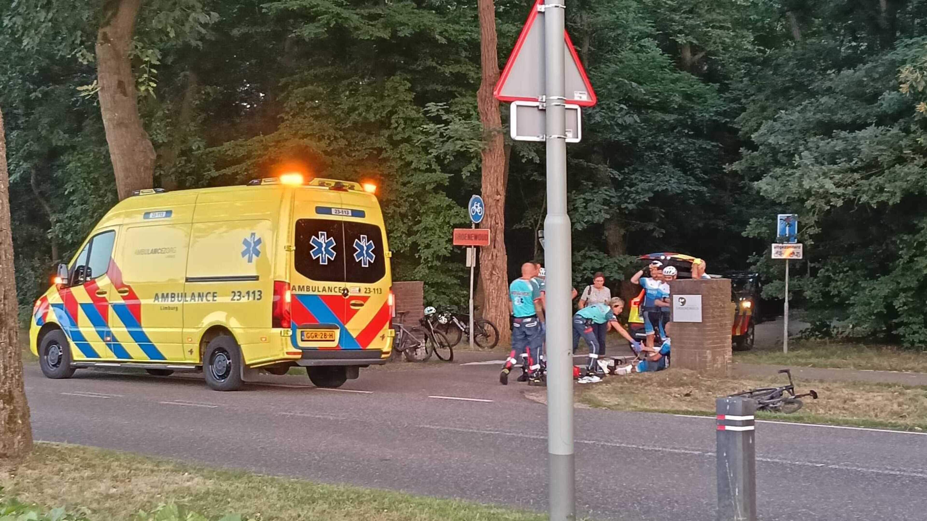 Wielrenner gewond bij aanrijding in Swalmen
