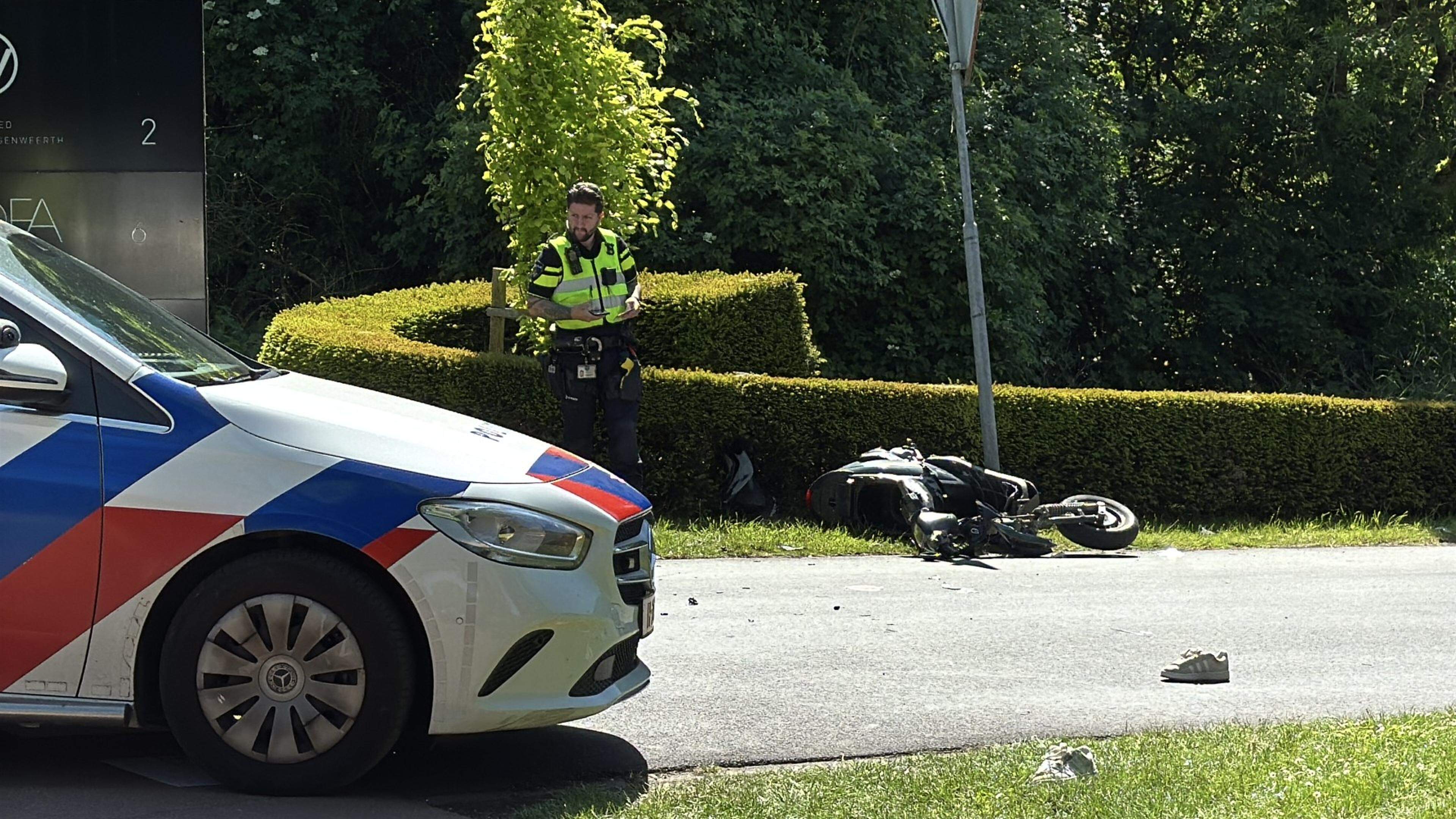 Gewonden bij aanrijding tussen auto en scooter in Maastricht