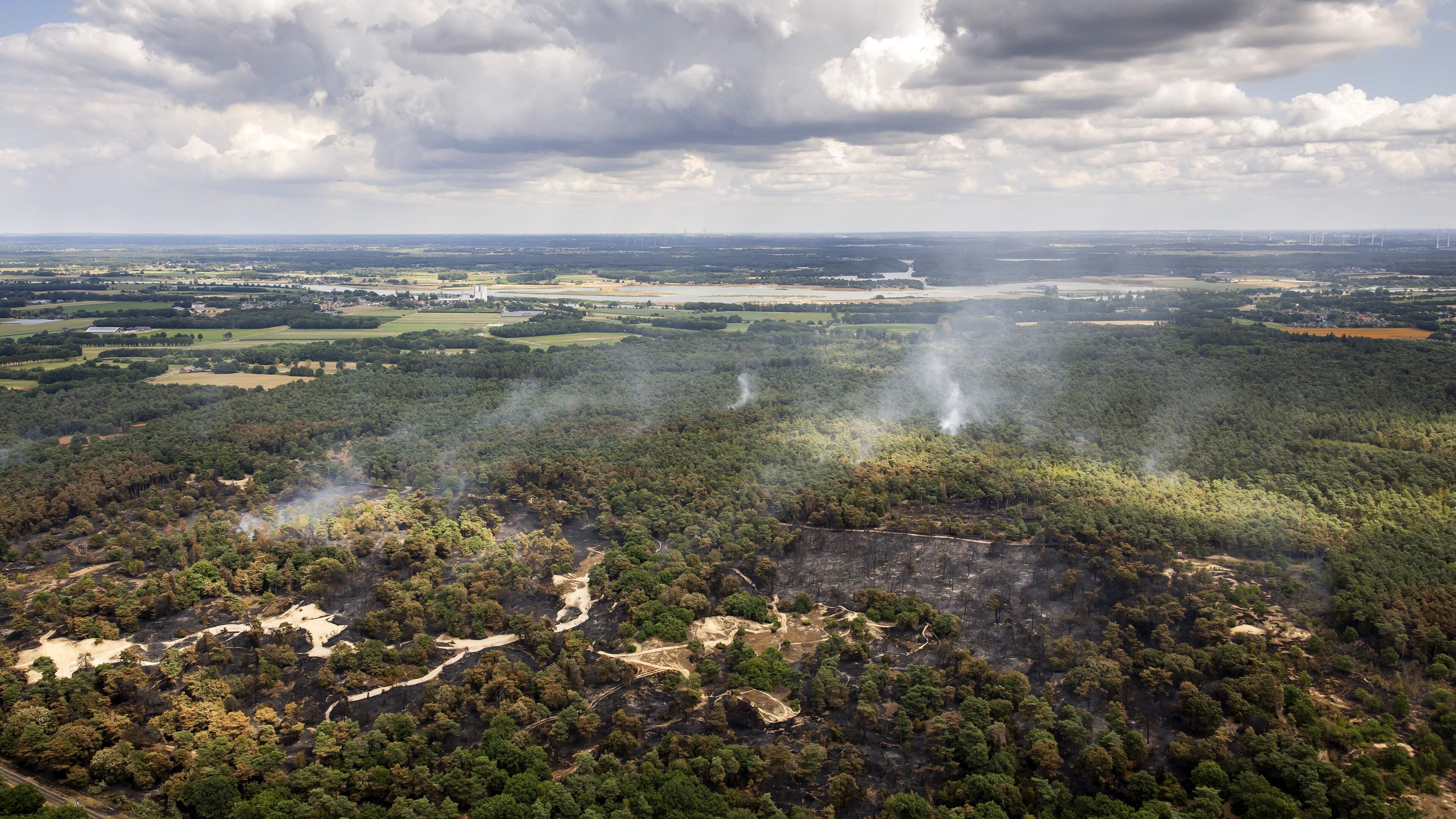 Publiek kan weer naar natuurgebied Boschhuizerbergen in Oostrum na grote brand